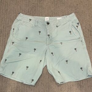 Like New GAP Men's Mint/Green Palm Tree Print Shorts - 32” Waist 9” Inch Inseam